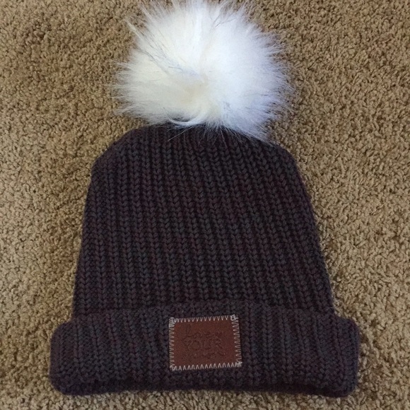 Love Your Melon Accessories - Love Your Melon Pom Beanie
